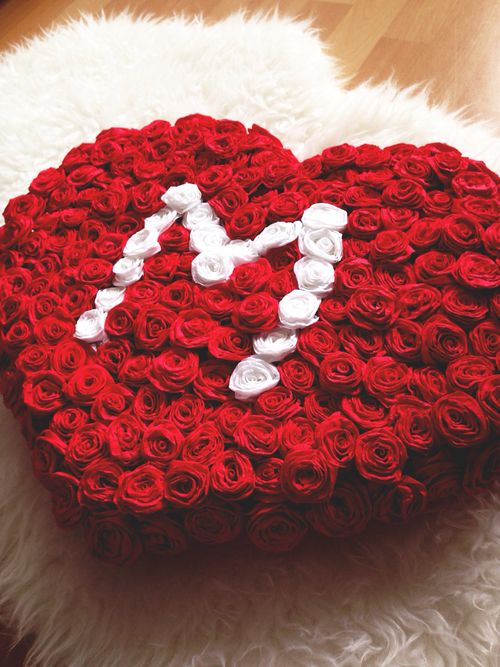 ورد على شكل حرف m , مجموعة من الزهور الجميلة بحرف m - رسائل حب